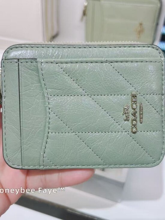 Coach Handbags - NWT Coach Zip Card Case With Quilting CEC51